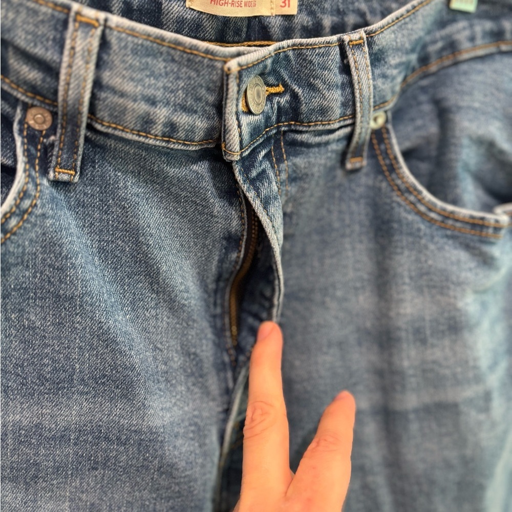 Levi's Blue Denim Jeans with White Stitching High-Rise Wide Leg Size 31 - Picture 5 of 10
